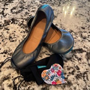 Metallic Pewter Tieks-size 8